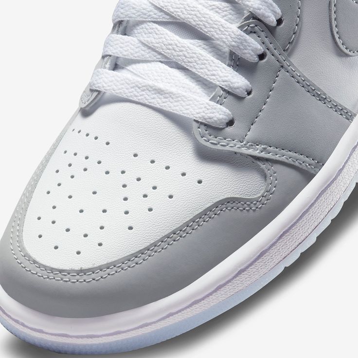 Brand: Air Jordan Model: WMNS Air Jordan 1 Low Nickname: 'Wolf Grey'Colorway: White / Wolf Grey - Aluminum SKU: DC0774-105Release Date: 07/20/2021 Air Jordan 1 Low White, Nike Jordan 1, Jordan Model, Nike Air Jordan 1 Low, Womens Air Jordans, Jordans Women, Air Jordan 1 Retro High Og, White Wolf, Air Jordan 1 Low