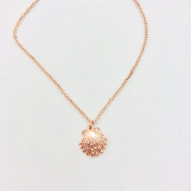 Sea Shell Necklace, Gold Mermaid, Mermaid Shell, Rose Gold Charms, Seashell Necklace, Rose Gold Chain, Jewelry Style, Shell Necklace, Shell Pendant