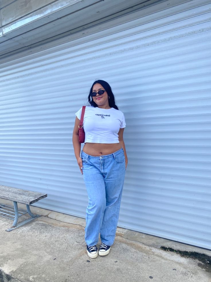 @cailyyhernandez on ig! Midsize Low Rise Jeans, Low Rise Jeans Curvy, Low Rise Jeans On Midsize, Plus Size Low Rise Jeans, Low Rise Jeans Plus Size, Low Rise Plus Size, Low Rise Jeans Outfit Aesthetic, Plus Size Low Rise, Jeans Outfit Aesthetic