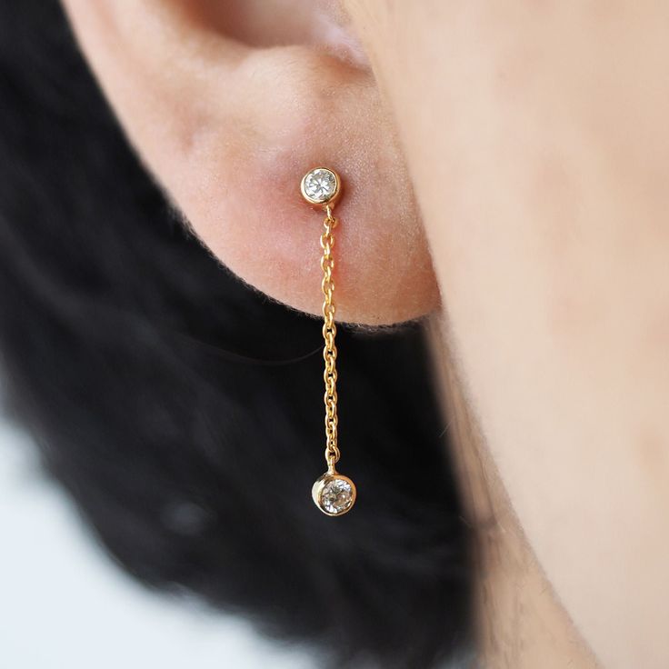 Long Chain Earrings Gold, Rose Gold Dangle Earrings, Gold Kada, Locket Design, Earring Minimalist, Gold Jewellry, Chain Earring, Polished Style, Stud Earrings Gold