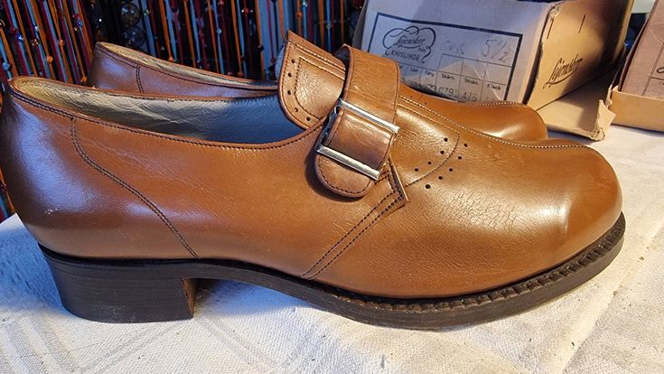 "Shoes in leather with welt sewn soles Size 38 = 25.5 cm width 9 cm Size 39=26 cm Size 40= 26.7 cm Heel 2 cm Our shoes have never been used and are in excellent condition. Most of our pairs will be delivered in original carton. As they have been in storage for 40+ years, they can have a bit of an \"attic\" smell. If you use your shoes this will be gone quite fast. If you buy many pairs we will refund any excess freight Always use shoehorn when you put your shoes on" Vintage Brown Monk Strap Shoes With Round Toe, Vintage Leather Monk Strap Shoes For Formal Occasions, Vintage Leather Loafers For Galas, Vintage Leather Shoes With Rubber Sole, Vintage Leather Loafers With Rubber Sole, Vintage Brown Monk Strap Shoes For Formal, Vintage Brown Closed Toe Loafers, Vintage Brogue Loafers For Work, Vintage Loafers With Brogue Detailing For Work