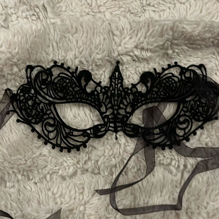 Beautiful Black Party Mask For Women. Perfect For A Mystery Didn’t Party Or Halloween. Mask Costume Women, Black Mask Masquerade, Eye Mask Costume, Black Eye Mask, T Party, Party Mask, Mask Masquerade, Black Mask, Masquerade Mask