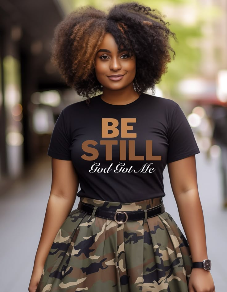 Find peace and inspiration with our 'Be Still God Got Me' T-Shirt. Perfect for women and men, this faith-based graphic tee features a motivational Christian quote. Shop now for your inspirational clothing! Faith-based inspirational clothing and Christian quote shirt. ♥︎KeyFeatures♥︎ -High-quality, soft, and durable cotton fabric -Ideal for casual wear, fashion-forward outfits, and making a statement -Available in various sizes ♥︎SIZING♥︎ Kindly consult the size chart provided. To ensure a precis Inspiration Tshirts Ideas, Graphic Tee Outfit Baddie, Dressy Tops With Jeans, T Shirt Ideas For Women, Painter Clothes, Christian Modesty Outfits, Casual Outfits For Women Fall, Cricut Tshirt Ideas, Sayings On Shirts