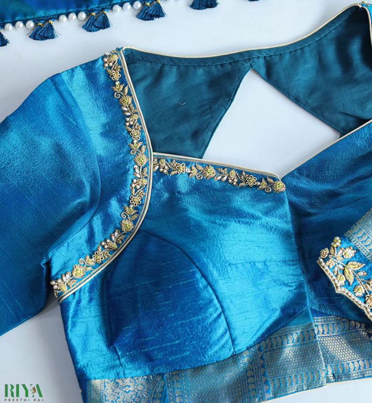 Blue Blouse Designs, Lace Blouse Design, Boat Neck Blouse Design, New Saree Blouse Designs, Latest Model Blouse Designs, Fashionable Saree Blouse Designs, Cutwork Blouse Designs, New Blouse Designs, Patch Work Blouse