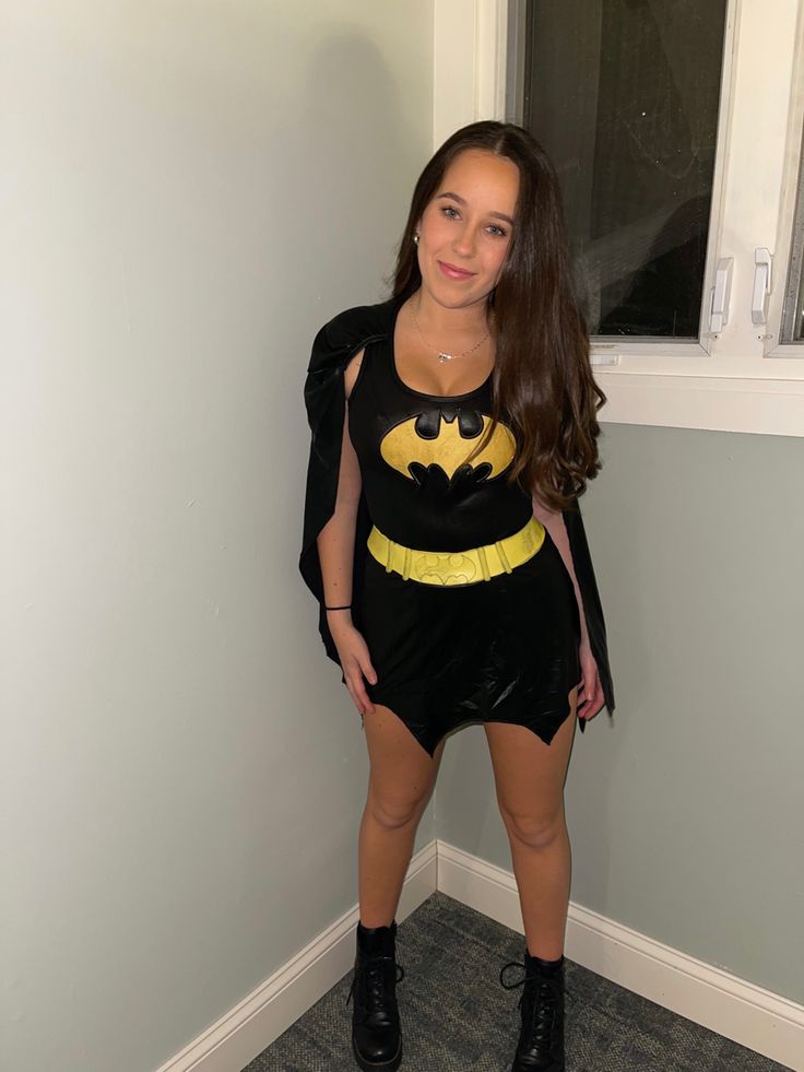 Batman woman Halloween costume inspiration Cute Batman Costume For Women, Batman College Costume, Batman Halloween Costume Girl, Hot Batman Costume Woman, Dc Characters Halloween Costumes, Bat Man Costume Women, Batman Costumes Female, Halloween Costumes Batman Women, Diy Batman Costume For Women