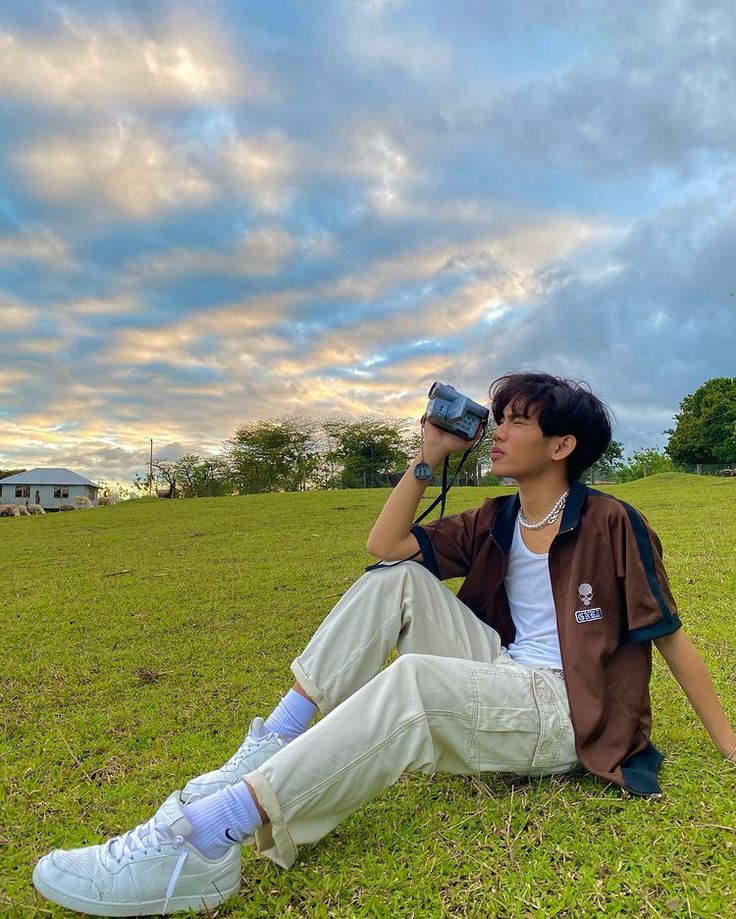 Aesthetic Outfits For Men, Nature Aesthetic Outfit, Dark Street Style, Academia Boyfriend, Soft Boy Aesthetic Outfits, Picnic Date Outfits, Outfit Cowo, Picnic Outfit Summer, Aesthetic Male Outfits