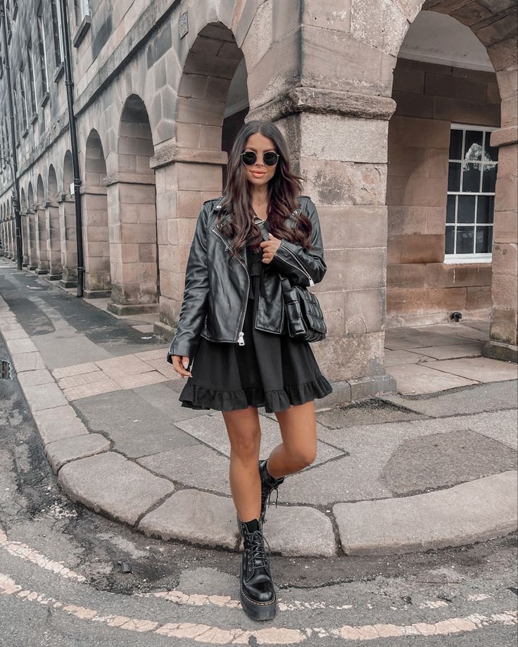 Dr Marten Outfits, Doc Martens Outfits, Dr Martens Outfit, Dr Martens Style, Chique Outfit, Leather Jacket Outfits, All Black Outfit, Outfit Inspo Fall, Fall Fashion Outfits