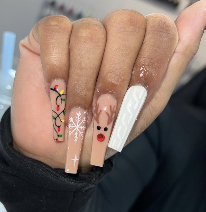 Boujee Christmas Nails, Cute Christmas Nails Acrylic Coffin, Christmas Nailsdesign, Square Acrylic Nails Christmas, Medium Christmas Nails, Christmas Baddie Nails, Christmas Nail Sets, Grinch Christmas Nails, Christmas Nail Designs Acrylic