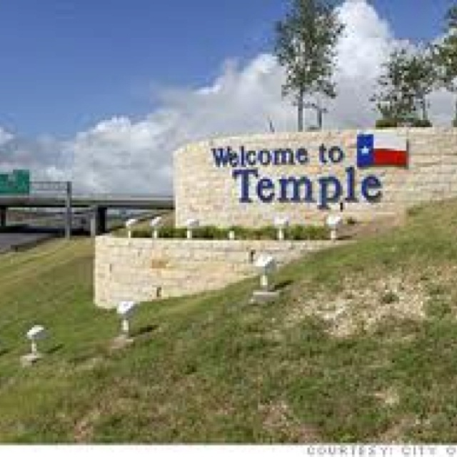 the welcome sign to temple, texas