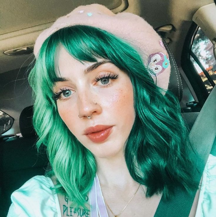 Green Afro Hair, Green Afro, Afro Hair Extensions, Extreme Hair Colors, Dark Green Hair, Green Hair Dye, Arctic Fox Hair Color, Green Wig, Dye Colors