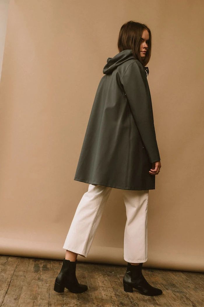 Stutterheim Mosebacke green raincoat is the A-line version of Stutterheim's iconic raincoat. It is handmade in rubberized cotton Designed in Sewden, handmade in Poland. PIPE AND ROW boutique Seattle, shop local small
www.pipeandrow.com #pipeandrow #shopsmall #createtheculture  #localgirlgang #capsuleclosetscandinavian style, scandinavian fashion, modern style, swedish fashion, swedish style #Scandinavianstyle #swedish #minmalstyle
waterproof, weatherproof #rainjackets #raincoat #stutterheim Stutterheim Mosebacke, Denmark Fashion, Raincoat Outfit, Black Raincoat, Green Raincoat, Long Rain Coat, Swedish Fashion, Swedish Style, Scandinavian Fashion