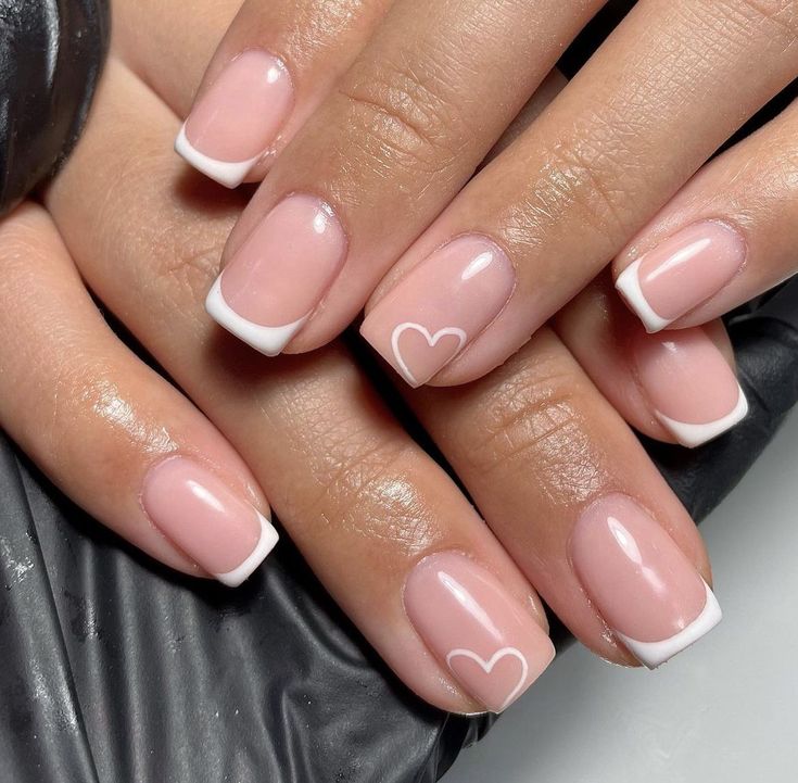 French Nail Art Short Nails, White Nails Short Square Design, Short Simple Nails Natural, Cute Short Acrylic Nails Ideas Simple, Square Nails Ideas French Tip, Grad Nail Ideas Simple, Shirt Simple Nails, Cute Nail Inspo Short Easy, Short Acrylic Nails Easy