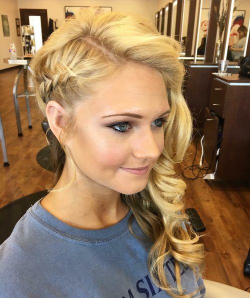 Side Swoop Hairstyle, Swept Hairstyles, Side Swoop, Bridesmaid Hair Side, Side Curls, Prom Hair Medium, Side Swept Curls, Side Swept Hairstyles, Side Hairstyles