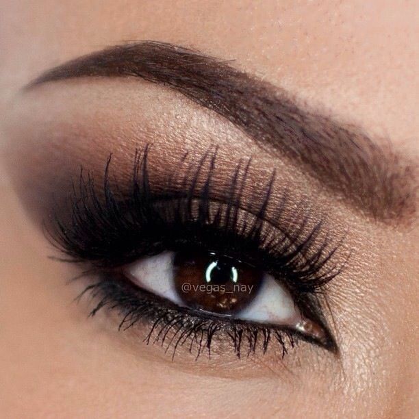 Beautiful smokey eye. Shop our range of eye shadows here > https://www.priceline.com.au/cosmetics/eyes/eyeshadow Wedding Hairstyles And Makeup, Wedding Makeup For Brown Eyes, Smoky Eyes, Makijaż Smokey Eye, Braut Make-up, Glamorous Makeup, Trendy Makeup, Smokey Eyes, Eye Makeup Tips