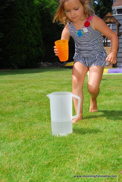 Fill The Bucket Water Game, Water Obstacle Course, Obstacle Course Ideas, Water Activities Kids, Backyard Obstacle Course, Kids Obstacle Course, Course Ideas, Water Games For Kids, Aktiviti Kanak-kanak