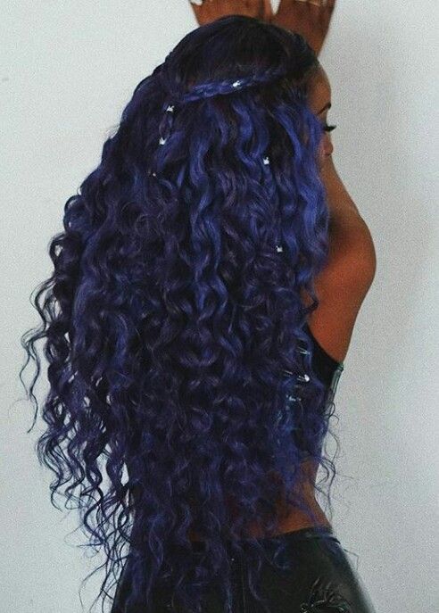 Long curly purple hair Curly Purple Hair, Blue Curly Hair, Curly Prom Hair, Curly Hair Trends, Dyed Curly Hair, Colored Curly Hair, Curly Hair Care, Hair Dye Colors, Prom Hairstyles