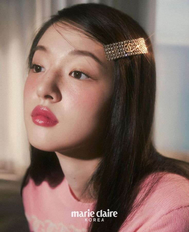 Korean Photoshoot, Marie Claire Korea, Teen Skincare, Beautiful Photoshoot Ideas, Korean Eye Makeup, Photoshoot Makeup, London College Of Fashion, Chanel Beauty, Beauty Shoot