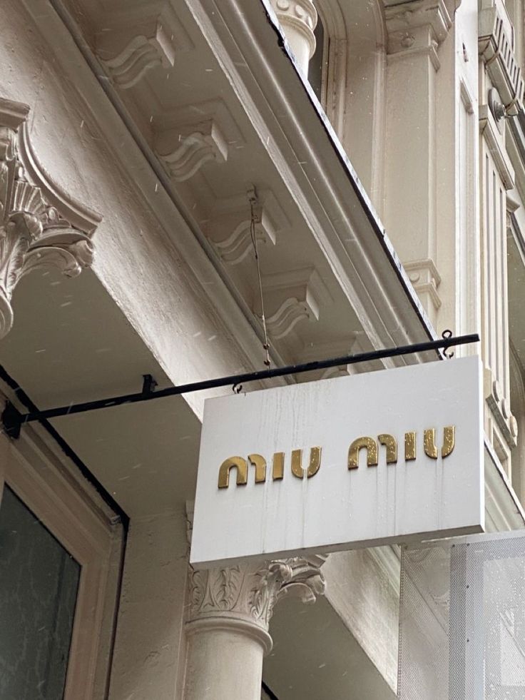 Miu Miu Shop, Skincare Accessories, Magnolia Park, Pink Aura, Aesthetic Lifestyle, Accessories Bag, Life Funny, Tiktok Style, Beige Aesthetic