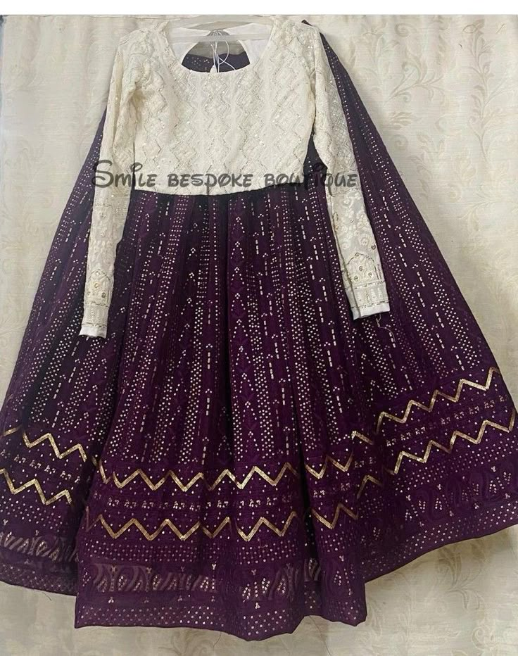 Chickenkari Lehenga Blouse Designs, Chickenkari Blouse Designs, Kids Ghagra Choli Design, Chickenkari Lehenga, Kids Party Wear Dresses, Long Gown Design, Kids Blouse Designs, Lehenga Designs Simple, Kids Dress Patterns