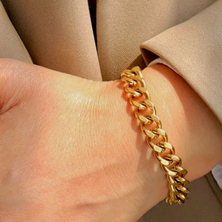 Gold plated link chain bracelet. We love this pretty little bracelet, it is chunky but dainty at the same time. Timeless chic, wear it alone or as a filler stacked with other bracelets. Bracelet measures 6.5” in length Made with love in Los Angeles Complimentary gift wrapping provided All sales final. Trendy Chunky Link Chain Bracelet, Trendy Chunky Link Bracelets, Elegant Chunky Cuban Link Chain Bracelet, Trendy Chunky Chain Bracelet For Everyday, Trendy Everyday Chunky Chain Bracelet, Modern Chunky Bracelets For Everyday, Elegant Bracelet With Chunky Cuban Link Chain, Trendy Chunky Cuban Link Chain Bracelet, Modern Chunky Bracelets