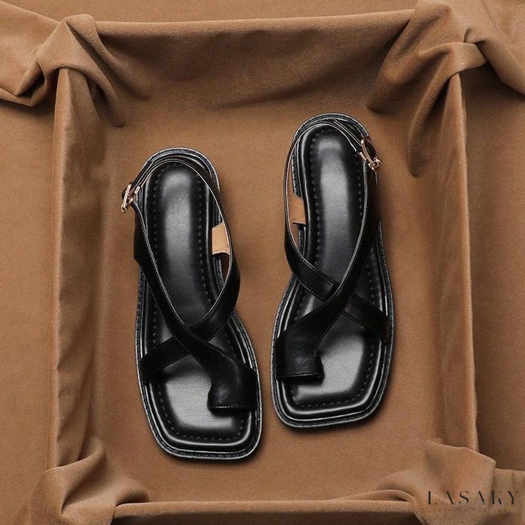 Lasaky - Vintage Brown Open-Toe Sandals - Stylish Low-Heel Summer Sandals Comfy Flip Flops, Sandals Comfy, Fashion Shoes Flats, Chunky Sandals, Brown Heels, Summer Sandals, Open Toe Sandals, Boho Stil, Seychelles