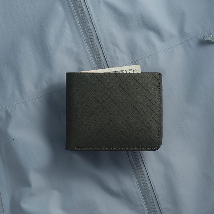 A cult-favorite billfold stripped down to the very essentials for simplicity and increased strength. Our slimmest billfold by far, yet also capable of holding 16+ cards and up to 30+ bills. Designer's note: Since its debut in 2018 the Flyfold has gone through multiple refinements and has evolved to be a refined and highly precise and enduring tool for your pocket. Stranded on a desert island, this would be the wallet we would take with us. Holds 16+ cards and full-length bills (most of any walle Functional Everyday Bifold Wallet, Functional Bifold Wallet For Everyday Carry, Functional Bifold Wallet For Everyday, Modern Bifold Wallets For Everyday Carry, Hs Graduation Gifts, Modern Packaging, Fun Wallets, Onyx Colour, Leather Billfold