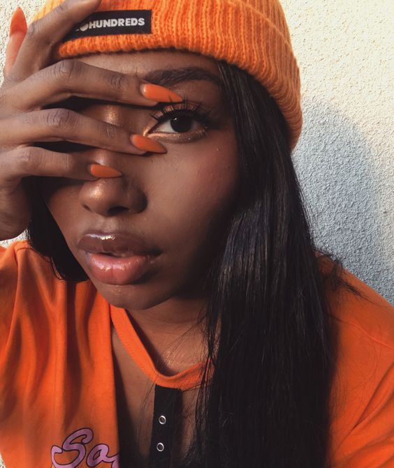 Dark Skin Nail Color, Colors For Dark Skin, Dark Skin Beauty, Diy Beauty Hacks, Orange Nails, Girls Nails, Brown Skin, Black Nails, Beauty Inspiration