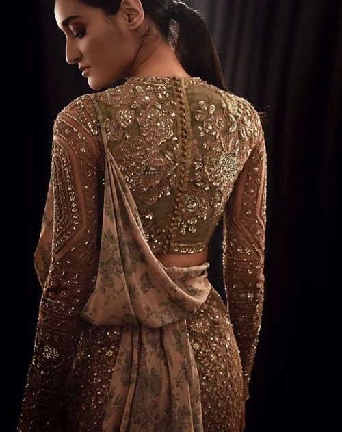 Sabyasachi Lehenga, Lehenga Blouse Designs, Bridal Dress Fashion, Indian Bridal Dress, Saree Trends, Indian Couture, Bridal Blouse Designs, Bridal Blouse, Indian Wedding Outfits