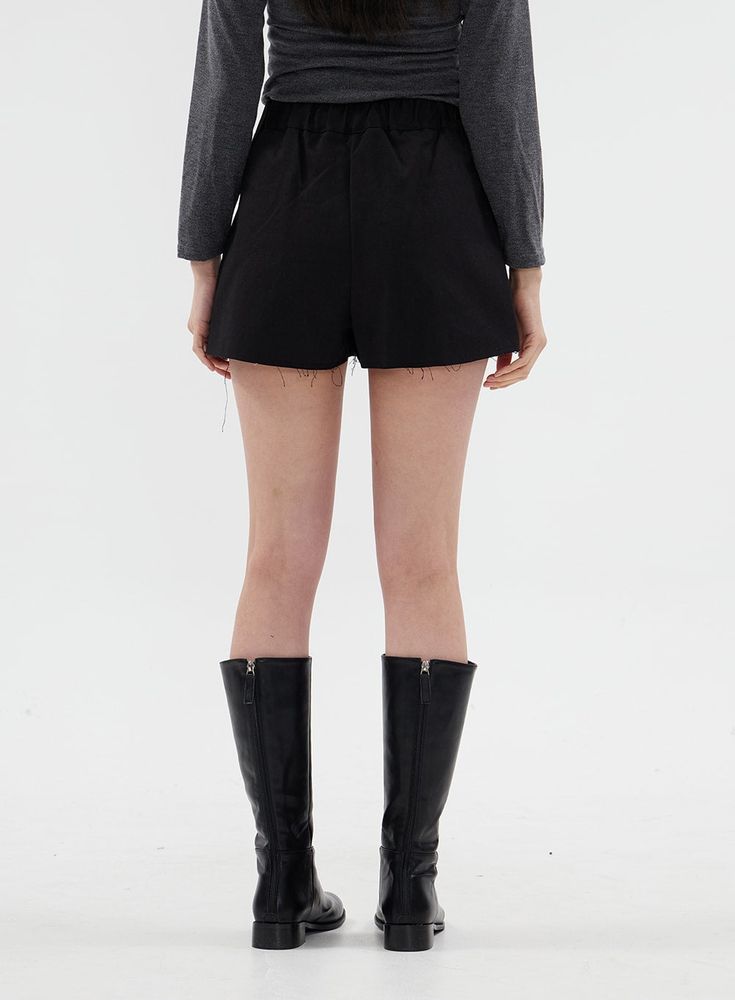 Korean Female Fashion, Kpop Style, Seoul South Korea, Skorts, Body Size, Asian Fashion, Wearing Black, 16 9, Fashion Item