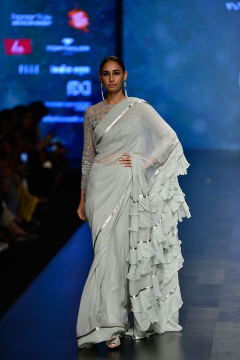 Rabani and Rakha | Amazon India Fashion Week Autumn Winter 2018 #rabaniandrakha #AIFWAW2018 #indiancouture #PM Ruffled Saree, Drape Sarees, Saree Draping Styles, India Fashion Week, Ruffle Saree, Amazon India, Vogue India, Bridal Sarees, Indian Couture