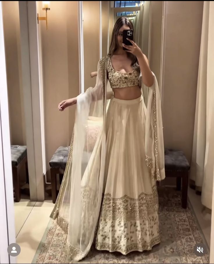 Lehenga Choli Latest Designs, White And Gold Lehenga Bridesmaid, Wedding Ethnic Wear For Women, Cream Lehenga Simple, Old Money Lehenga, Diwali Outfits Lehenga, Pretty Lehengas Aesthetic, Desi Aesthetic Lehenga, Diwali Lehenga Ideas