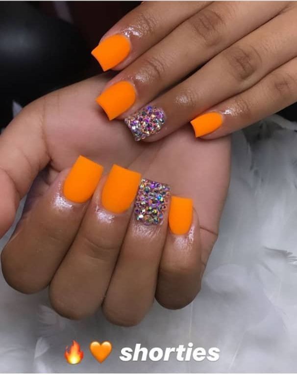 28 beautiful orange nail design ideas perfect for fall #EasterNails #SpringNails #ShortNails #GelNails #NailArt #EasterNailArt #SpringNailArt #PastelNails #EasterColors #EasterStyle #EasterFashion #SpringTrends #EasterMagic #EasterCheer #EasterInspiration #NailIdeas #Manicure#EasterCraf Orange Acrylic Nails, Orange Nail Designs, Orange Nail, Lock Screen Wallpaper Iphone, Cute Acrylic Nail Designs, Work Nails, Fall Acrylic Nails, Short Square Acrylic Nails, Unique Acrylic Nails