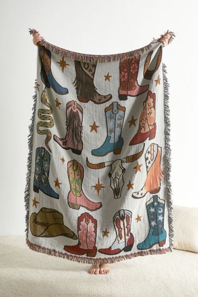 Shop Calhoun & Co. Howdy Cowgirl Tapestry Throw Blanket at Urban Outfitters today. Discover more selections just like this online or in-store. Shop your favorite brands and sign up for UO Rewards to receive 10% off your next purchase! Cowgirl Bedroom, Cowgirl Room, Cowgirl Decor, Western Bedroom Decor, Western Rooms, Western Bedroom, Cowgirl Art, Western Homes, Western Home Decor