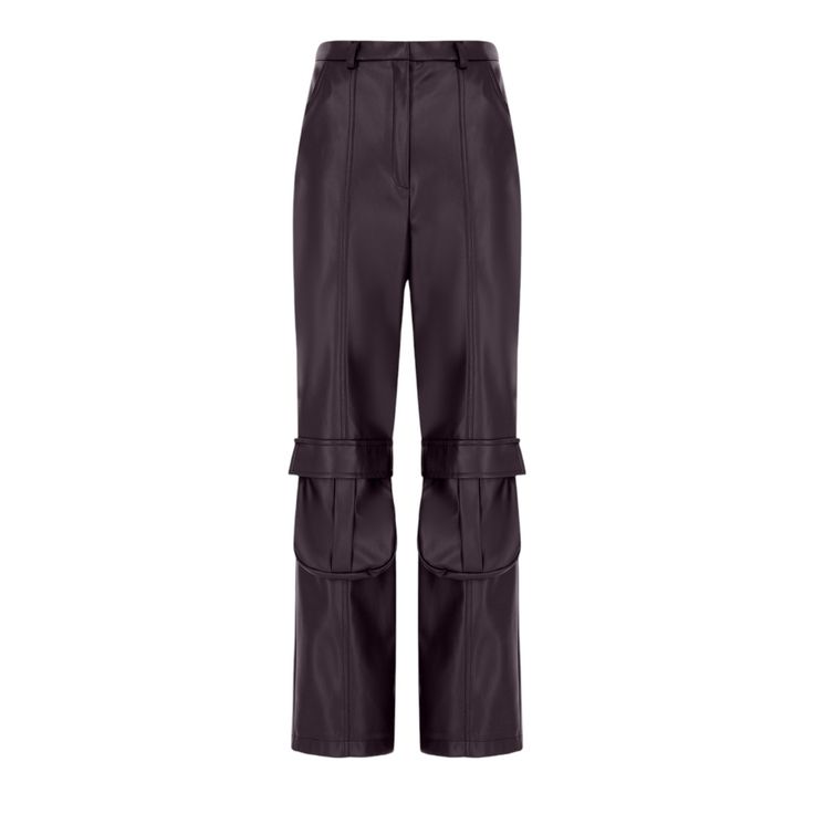 Novas trousers are made of vegan leather. It has a daily sporty look with its cargo pockets and high waist cut. color brown %60 polyester %40 poliüretan Dry  clean only  Do not bleach. Do not tumble dry Made in :Turkey Brand Magazine, Stocking Fillers For Her, Blazer With Jeans, Leather Trousers, Sporty Look, Independent Designers Fashion, Jacket Sale, Trouser Jeans, Trousers Women