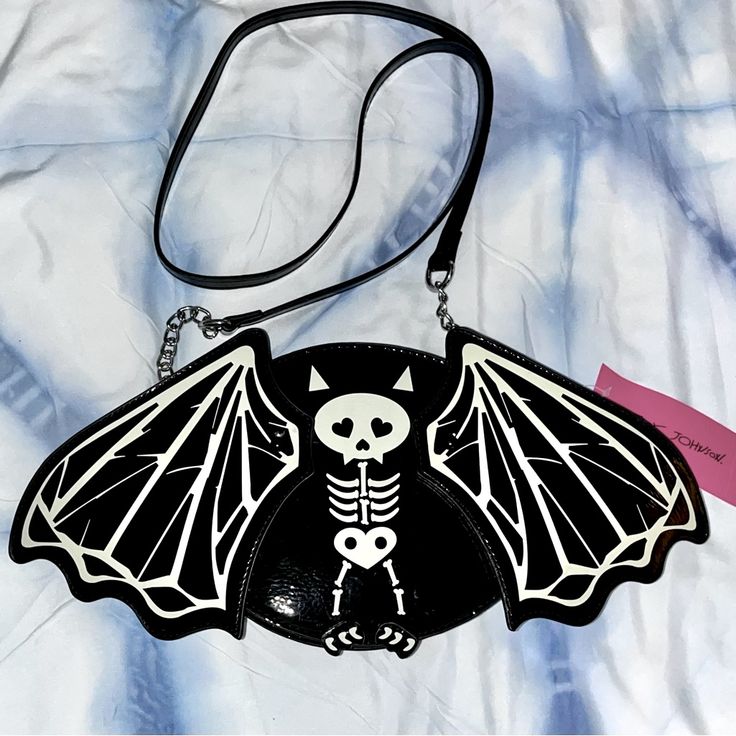 Betsey Johnson Crossbody Halloween Bat Purse Brand New With Tags - No Damages Or Defects Price Is Negotiable Black Edgy Shoulder Bag For Halloween, Black Crossbody Bag For Halloween, Edgy Halloween Party Bags, Halloween Hollywood, Bat Purse, Fright Rags, Bat Bag, Blackcraft Cult, Betsey Johnson Wallet