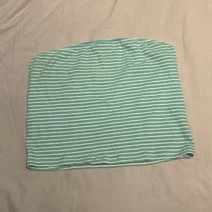 Brand New ! Ribbed, Blue And White Tube Top From ‘American Eagle Outfitters’. Worn Once ! Perfect Condition. - Cropped - Size - M Striped Ribbed Tops For Beach, Striped Ribbed Tops For The Beach, Cotton Ribbed Top For The Beach, Ribbed Tube Top, White Tube Top, Striped Tube Top, White Tube, Tube Top, Baby Blue