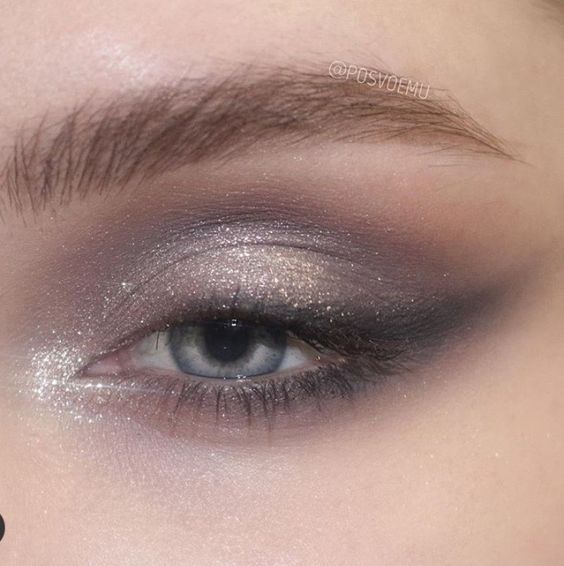 Grey Makeup, Make Up Designs, Eye Makeup Pictures, Smink Inspiration, Beauty Make-up, Beautiful Eye Makeup, Colorful Eye Makeup, Makeup Eye Looks, Eye Makeup Art