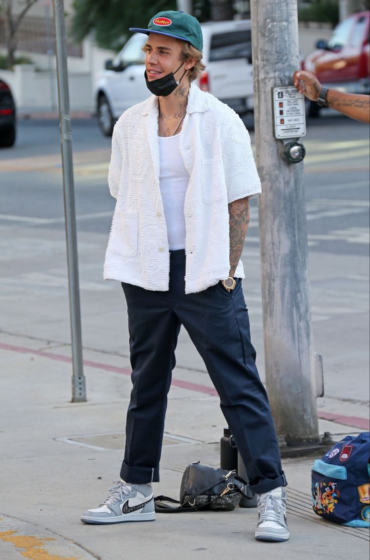 Elevated Skater Style Men, Justin Bieber Fashion, Skater Style Men, Outfits For Big Men, Street Style Summer Outfits, Justin Bieber Outfits, Italy Men, Justin Bieber Style, Island Outfit