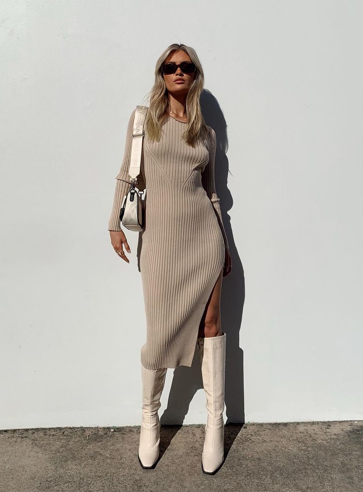 Long sleeve mini dress  Slim fitting  50% viscose 28% polyester 22% nylon  Soft knit material  High side slit  Good stretch  Unlined Knitted Dress Outfit, Sweater Dress Outfit, Dress Beige, Maxi Robes, Looks Chic, Outfit Inspo Fall, Fall Fashion Outfits, Inspiration Mode, Looks Style