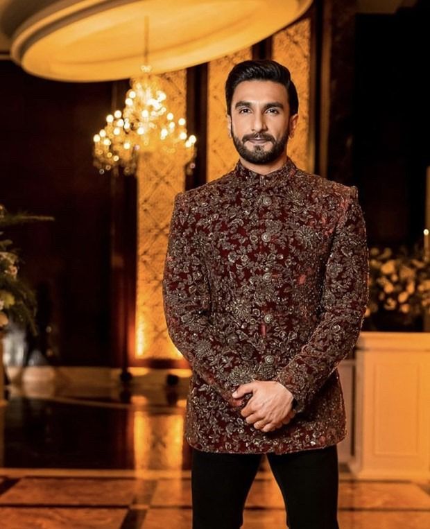 Latest Trends in Wedding Dresses for Men: Indian Edition Wedding Dresses For Men Indian, Bandhgala Suit Men Wedding, Men Blazer Outfit For Wedding, Indian Blazer, Bandhgala Suit Men, Blazer 2024, Indian Wedding Attire, Casual Wedding Suit, Best Wedding Suits For Men