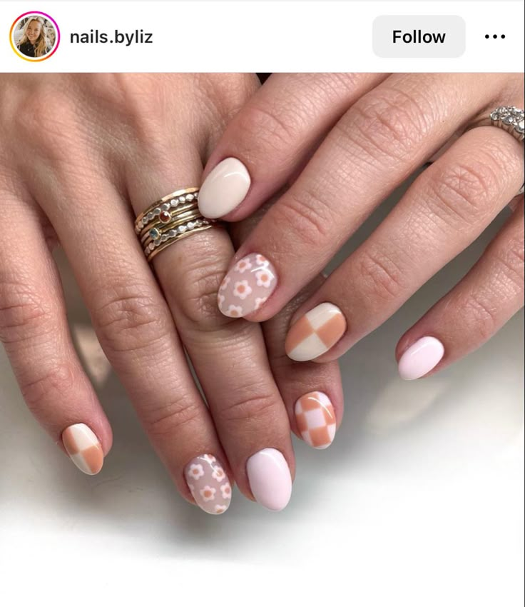 Short Almond Acrylic Nails September, Neutral Color Design Nails, Luminary Fall Nails, Fun Nails For Vacation, Neutral Pattern Nails, Dip Nails Gold, Luminary Gel Nails, Short Nail Designs Neutral, Cute Neutral Nail Designs