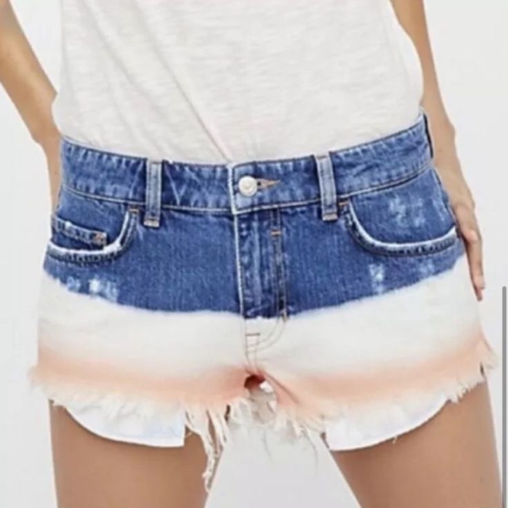 Free People Dip Dyed Ombr Denim Shorts. New Without Tags. Summer Faded Jeans With Frayed Hem, Summer Faded Washed Jean Shorts, Faded Ripped Summer Bottoms, Faded Washed Jean Shorts For Summer, Faded Cutoff Jeans For Summer, Trendy Bleached Cutoff Bottoms, Bleached Cutoff Cotton Jean Shorts, Spring Bleached Cutoff Bottoms, White High Rise Bleached Bottoms