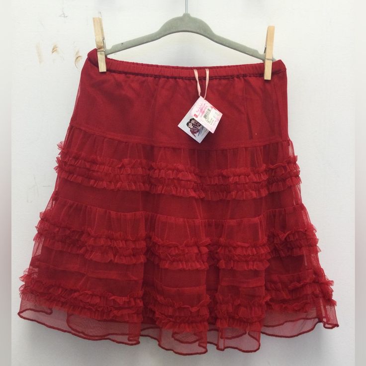 Super Cute April Cornell Cherry Red Tulle Skirt. For All You Tutu Loving Little Gals Out There!!! Twee Clothing, Red Aesthetic Clothes, Red Tennis Skirt, Fall Tutu, Red Tulle Skirt, Kids Skirt, Red Midi Skirt, Skirt Aesthetic, April Cornell