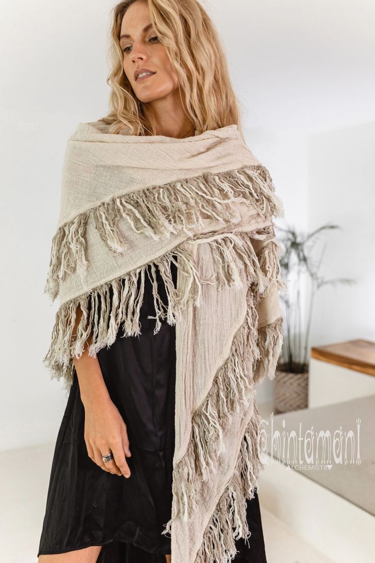 Alma Libra Fringe Boho Shawl ∆ Bohemian Scarf / Off White Boho Chic Fashion Bohemian, Bohemian Robes, Bohemian Scarf, Organic Clothing Women, Bohemian Scarves, Boho Shawl, Hippie Clothing, Ibiza Style, Fringe Shawl