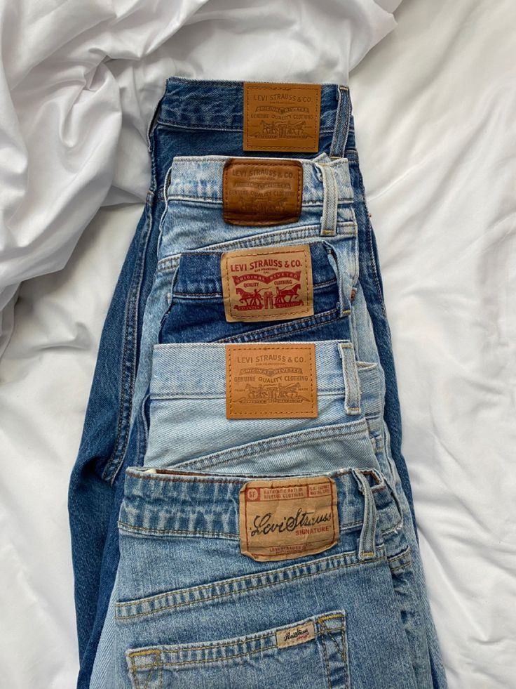 Denim Vintage Photography, Vintage Levis Jeans Aesthetic, Thrifted Levi Jeans, Levis Jeans Outfit Aesthetic, Clothing Teaser Ideas, Denim Astethic, Jeans Design For Women, Levis Jeans Aesthetic, Vintage Denim Aesthetic