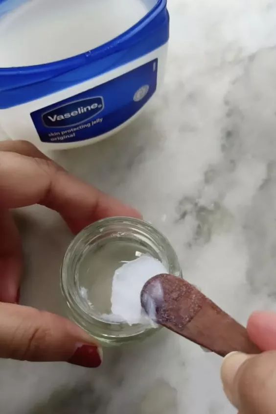 The GENIUS Reason to Mix Vasaline With Perfume | Upstyle Vaseline Perfume Hack, Diy Perfume Recipes, Perfume Hacks, Remove Unwanted Hair, Types Of Skin, Diy Perfume, Health Signs, Unwanted Hair Removal, The Genius