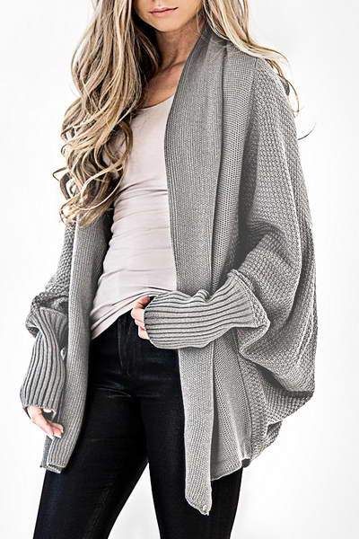 Stay on trend this season in our new stylish, collarless cardigan. We especially love the plain fabric and think this piece will be a new favorite in your closet! The cuff sleeve cardigan is made from acrylic. Black And White Outfit, Pullovers Outfit, Casual Skirt Outfits, Cardigan Casual, Ladies Poncho, Cardigan Outfits, Casual Winter Outfits, Casual Sweaters, Winter Casual