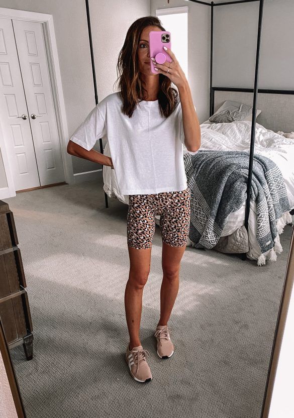 Biker Shorts Outfit Summer, Cycling Shorts Outfit, Lauren Kay Sims, Biker Shorts Outfit, Summer Shorts Outfits, Biker Short, Shorts Outfit, Mom Outfits, Looks Style