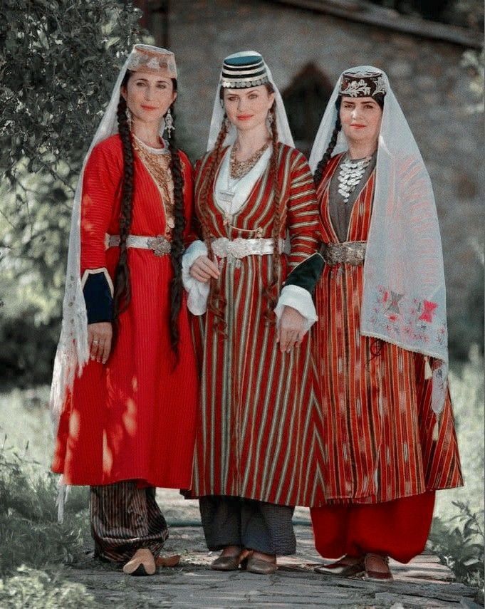 Turkish Costume, Dark Clothing, Prince Of Egypt, Folk Dress, Folk Dresses, Cultural Diversity, Folk Costume, Traditional Clothes, Traditional Clothing