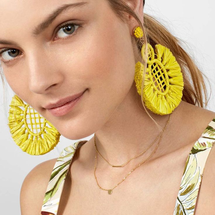 Catch your dreams and some sunshine! My oversized, yellow handmade raffia Sunshine State Dreamcatcher earrings are detailed with petite yellow beads. My inspiration for these earrings came to me when crossing the Georgia-Florida state line. Each time I've driven to Atlanta to visit my family the sun is always shining in Florida, the Sunshine State. It's like a welcome home message. Wear my Florida sunshine in these beautiful handmade raffia earrings. Small Diamond Rings, Beautiful Diamond Earrings, Vintage Drop Earrings, Oversized Earrings, Platinum Earrings, Tassel Drop Earrings, White Gold Earrings, Bohemian Earrings, Big Earrings